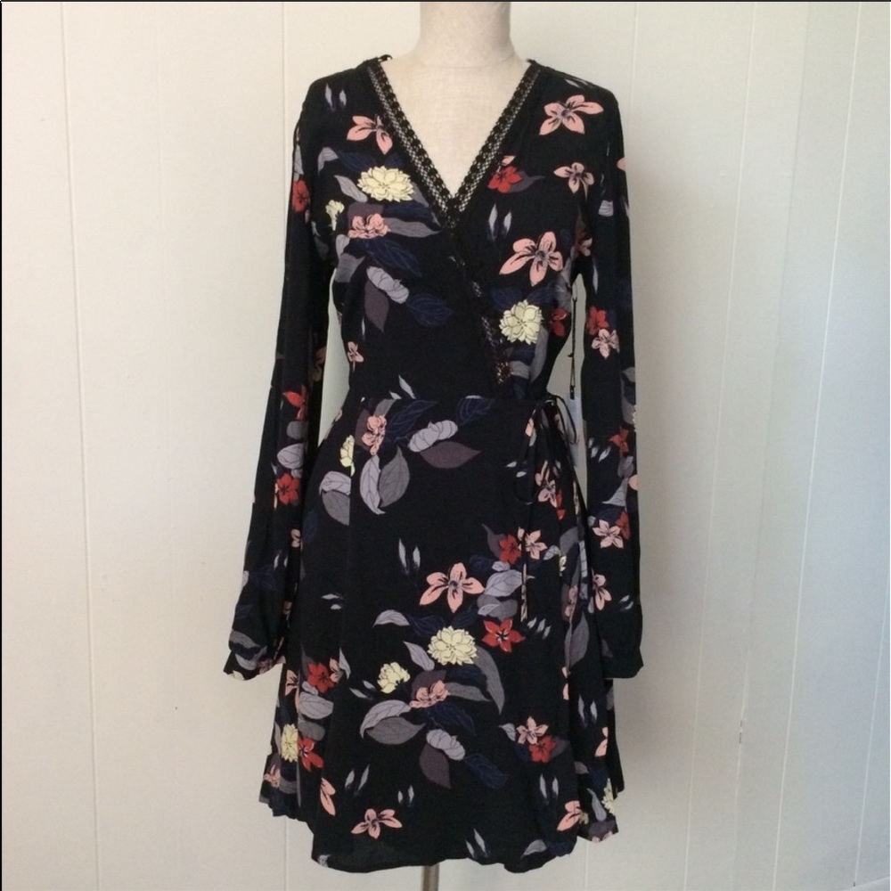 ASTR black floral wrap dress M